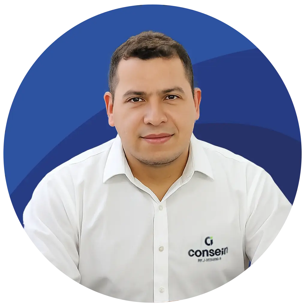 Fotografía corporativa de Jose Z, especialista del equipo de Consein Latam para el webinar de tendencias empresariales 2026.